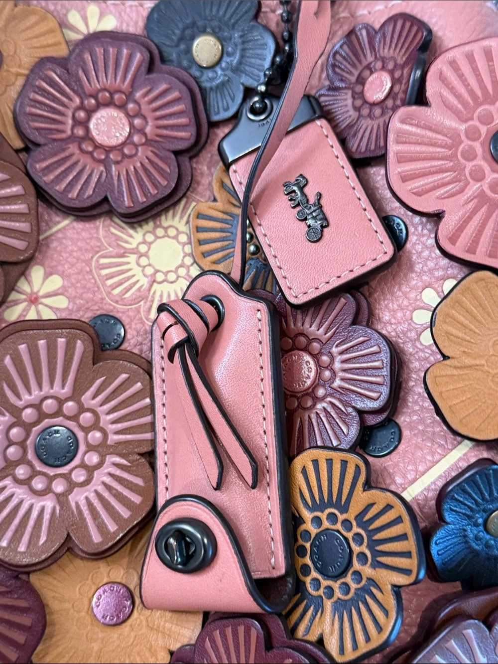 COACH 1941 TOOLED TEA ROSE WILLOW METAL AND LEATHER ROGUE 25 Rose